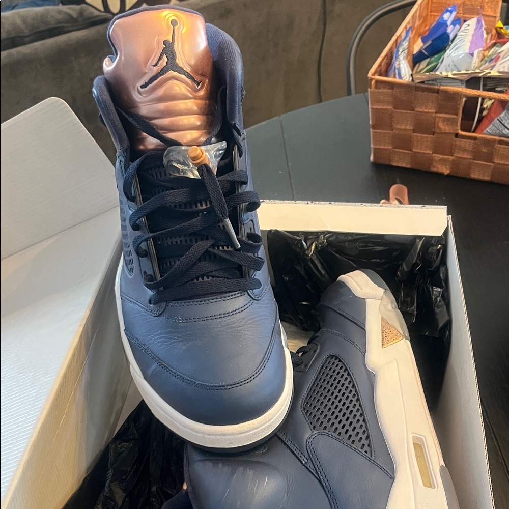 Jordan Athletic Shoes in Navy and Copper